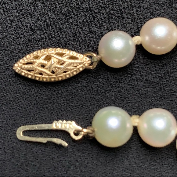 Classic Natural Pearl Necklace with Matching Earring Set - Picture 7 of 11